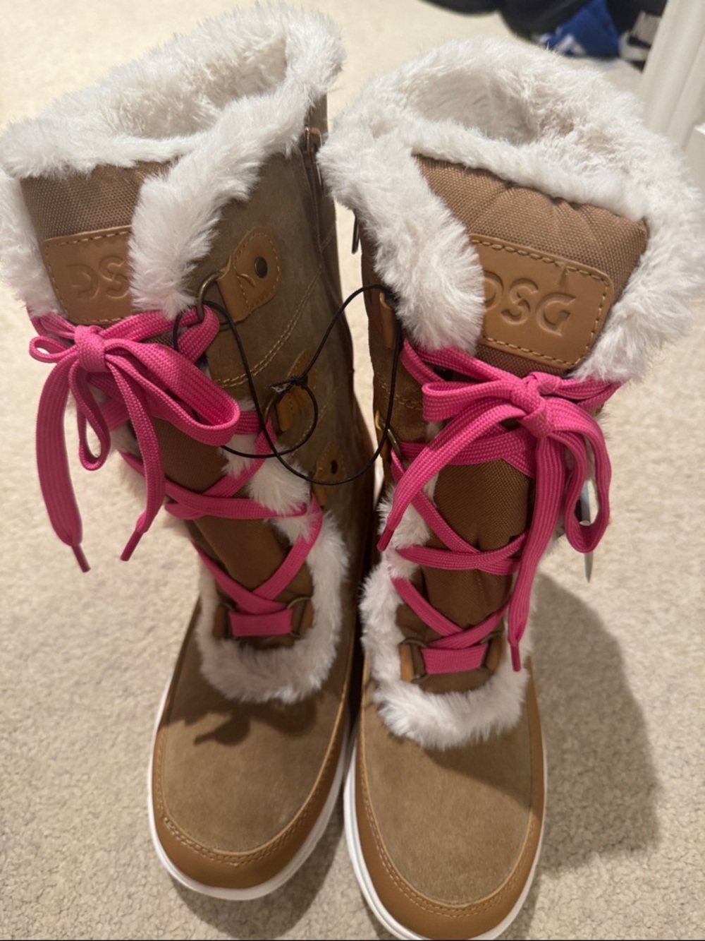 DSG Tan Winter Boots with Pink Laces and Faux Fur Trim